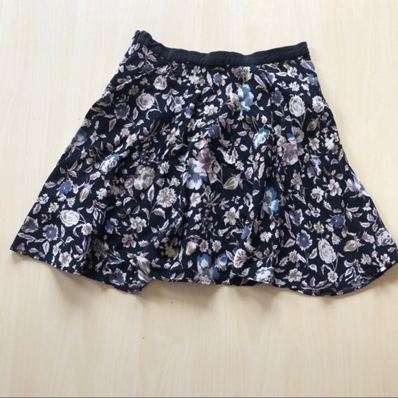 Ecote Black Skirt with Floral Pattern Size 0 - Picture 6 of 7